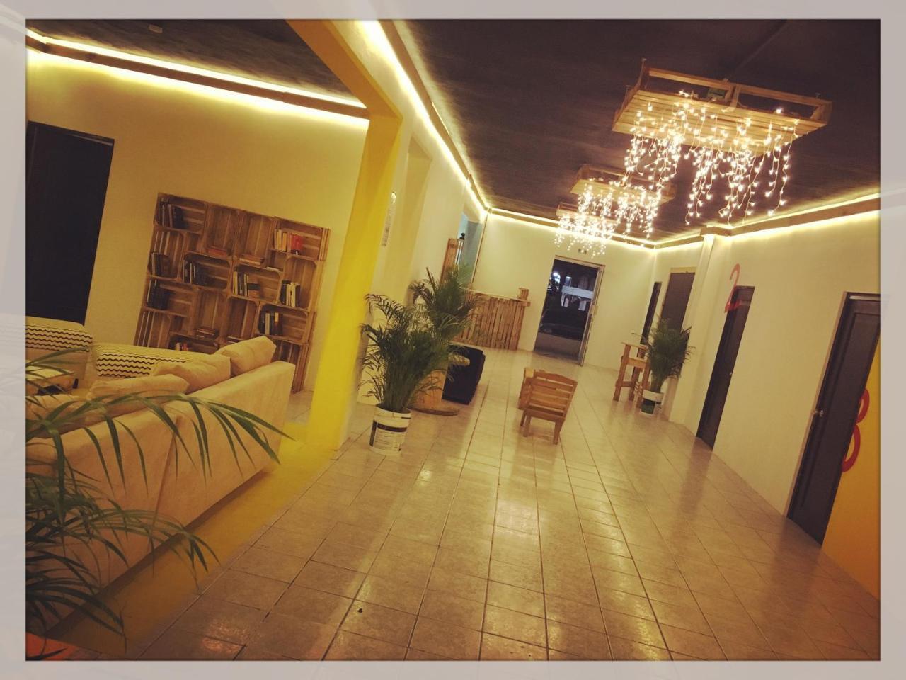 Morenita Linda Hostel Cancun Exterior photo